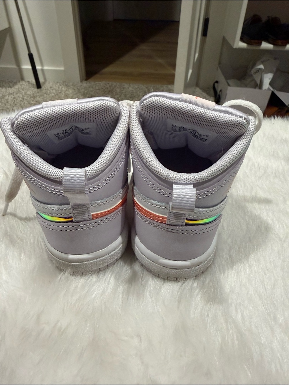 Toddler girl nike air Jordan size 7 High-Top Sneakers Iridescent Swoosh purple - Picture 4 of 8